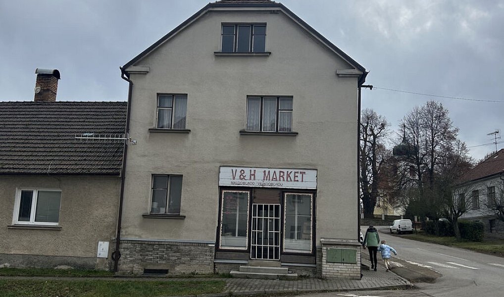 Prodej domu 320 m² s pozemkem 340 m², Postupice – náhled fotky 2