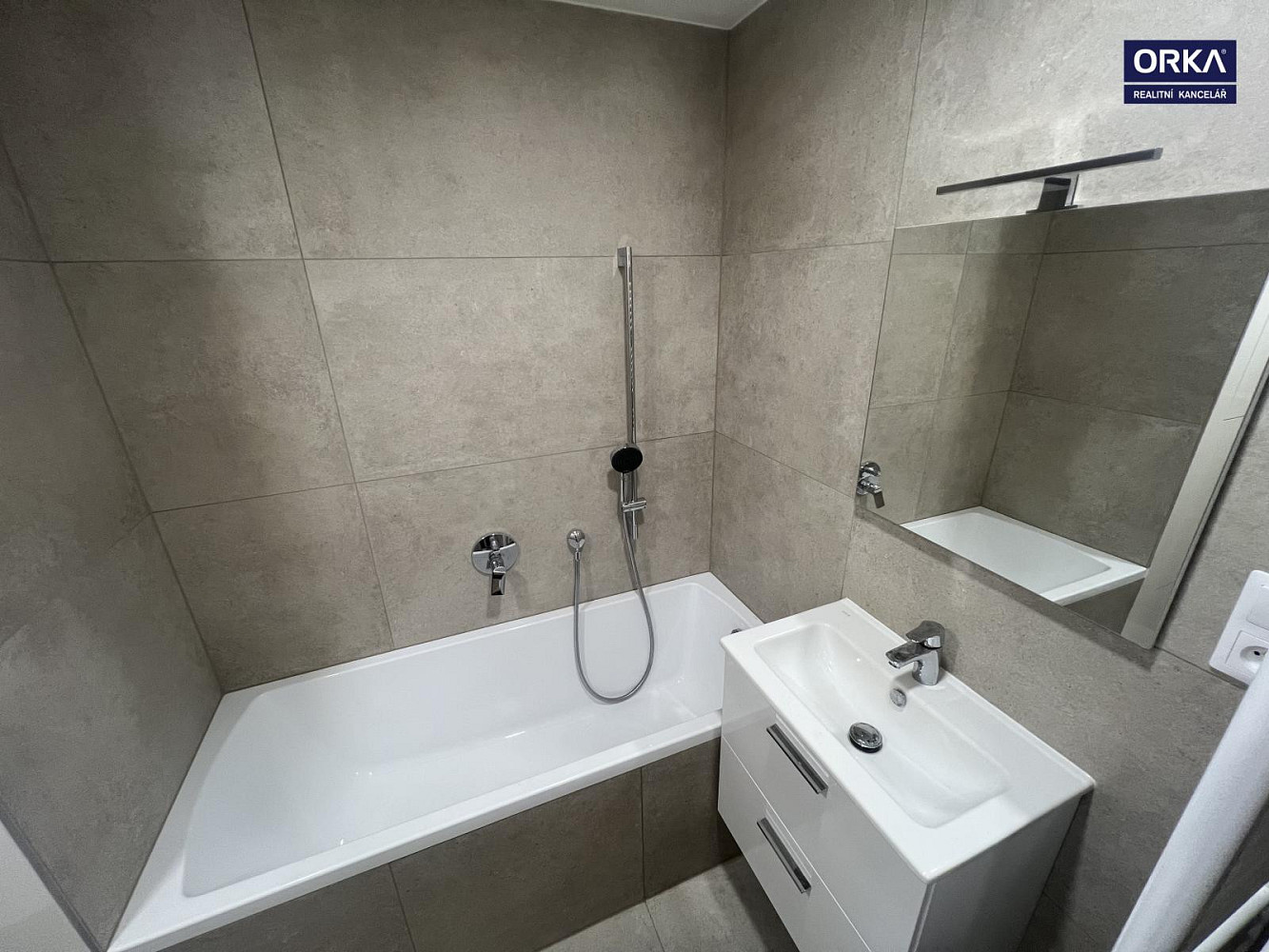 Pronájem bytu 2+1 53 m² — photo 3