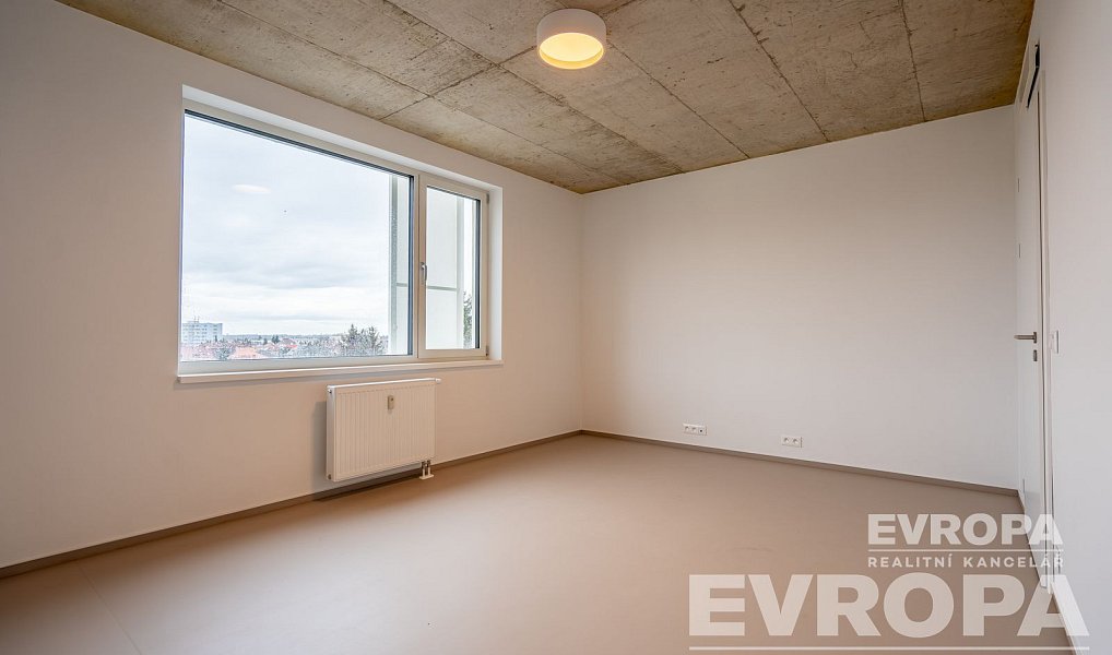 Pronájem bytu 2+1 44 m², Hradec Králové – náhled fotky 2