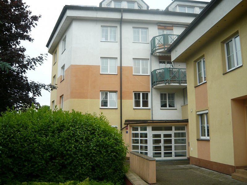 Pronájem bytu 2+kk 87 m² – pohled 2