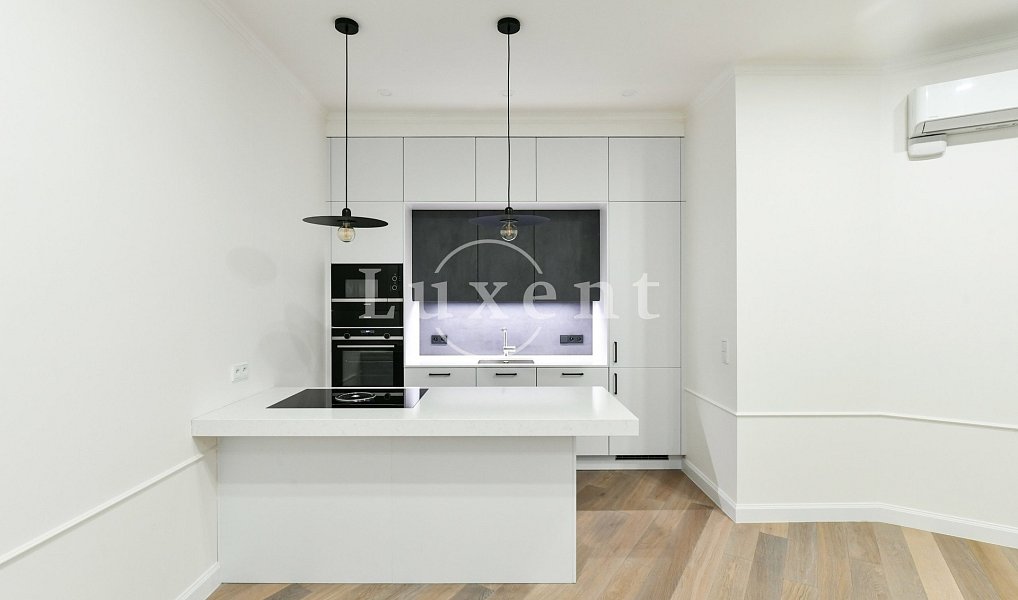 Pronájem bytu 4+kk 118 m², Praha – náhled fotky 3