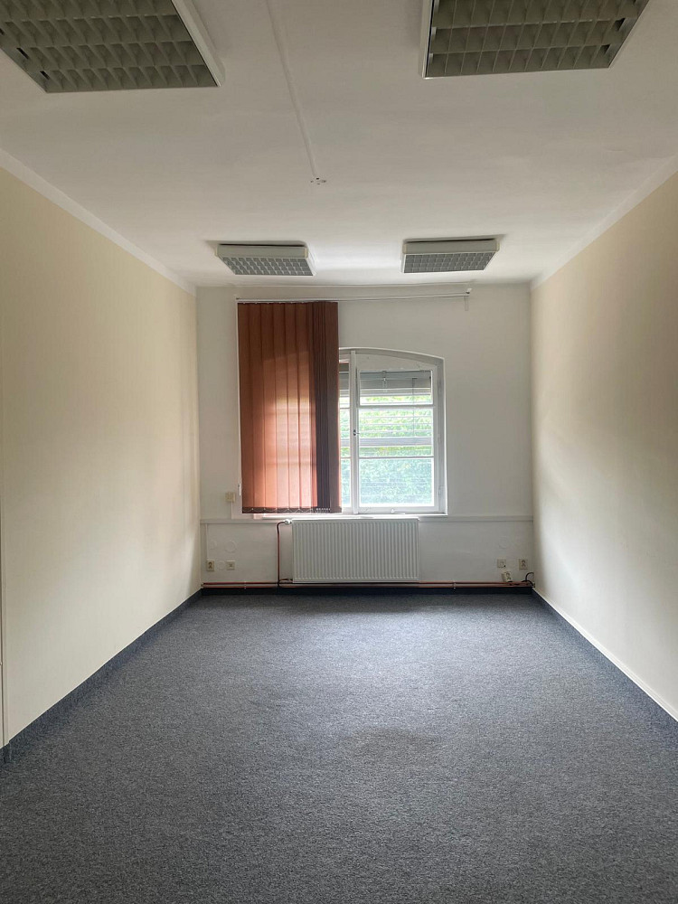 Pronájem kanceláře 141 m² — photo 4