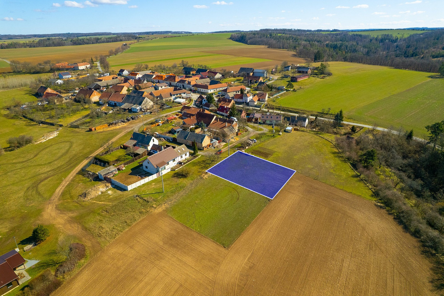 Prodej stavebního pozemku 1 000 m² – fotografie 2