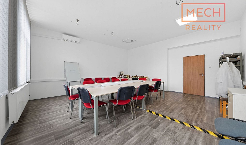 Prodej komerčního objektu (jiného typu) 1 030 m², Bzenec – náhled fotky 11
