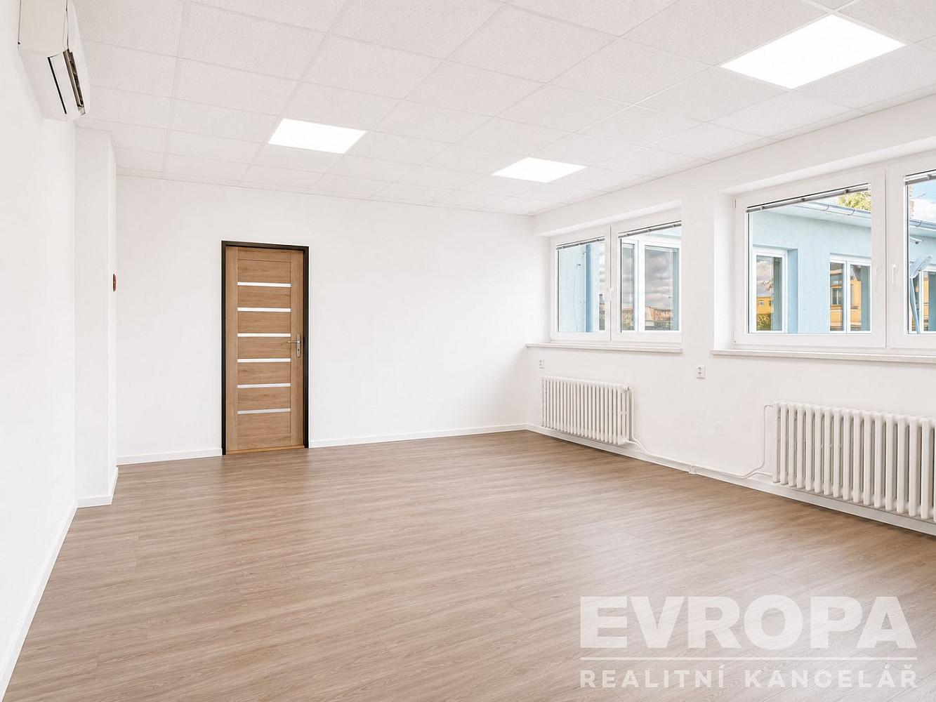 Pronájem kanceláře 117 m² – fotografie 4