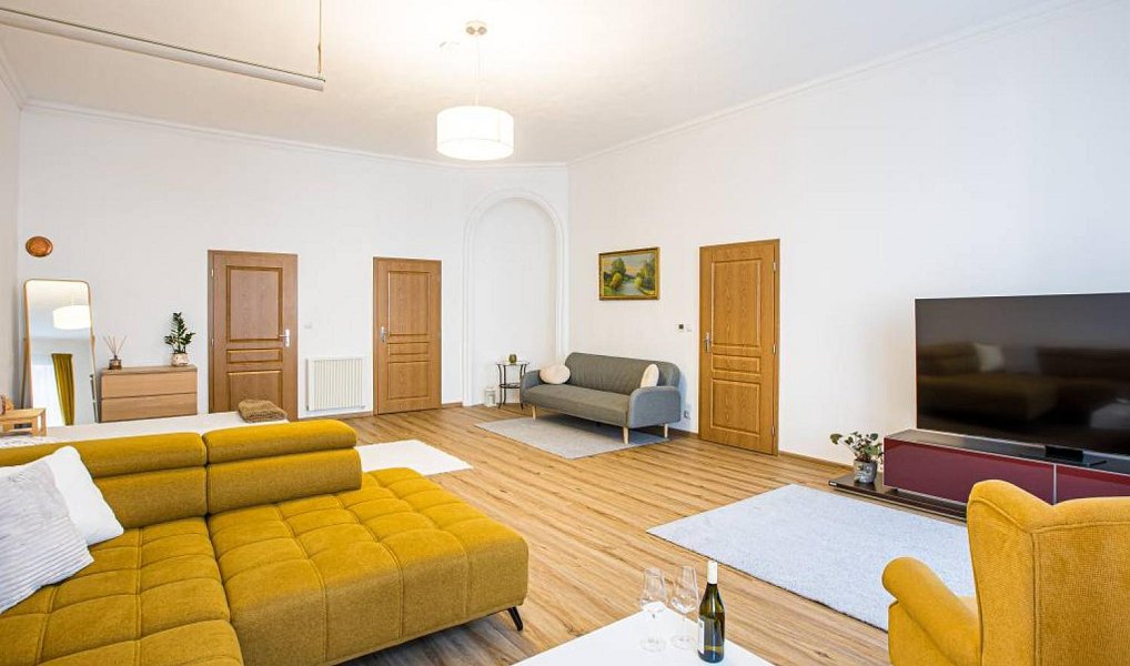 Pronájem bytu 2+1 100 m², Jindřichův Hradec – náhled fotky 8