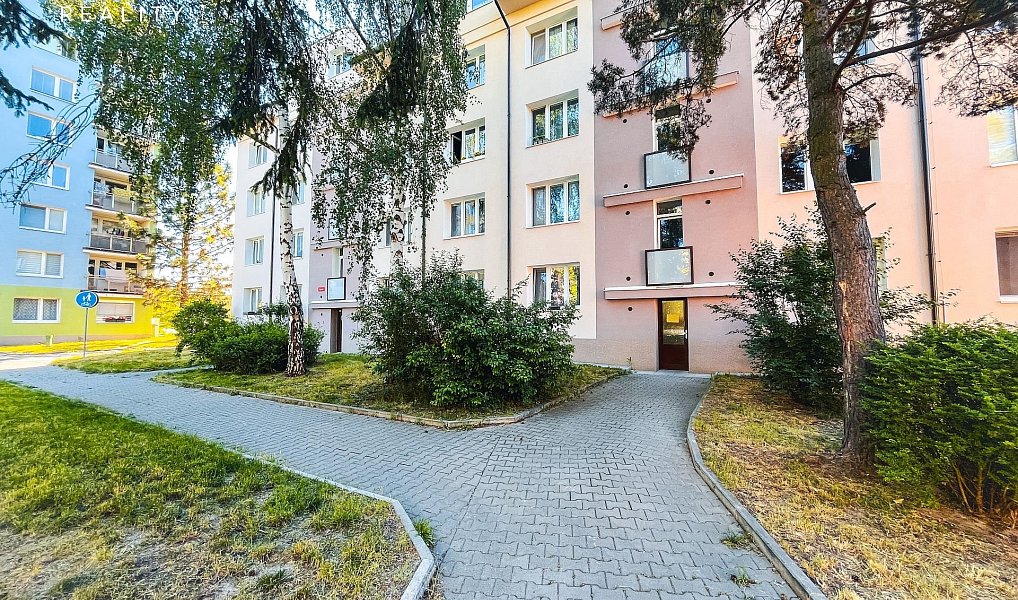 Prodej bytu 3+1 78 m², Plzeň – náhled fotky 32