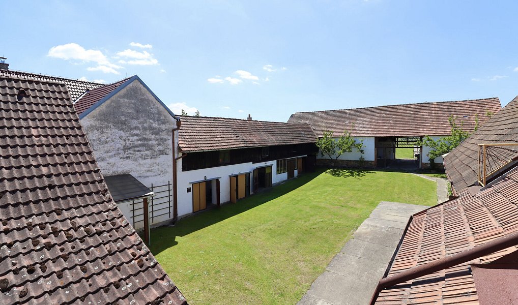 Prodej domu 171 m² s pozemkem 2 693 m², Strážkovice – náhled fotky 18