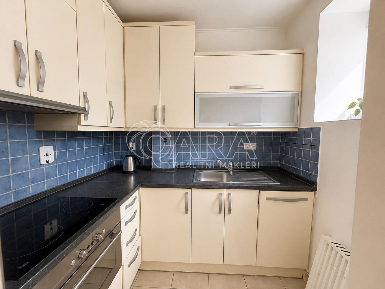 Pronájem kanceláře 35 m² – fotografie 3