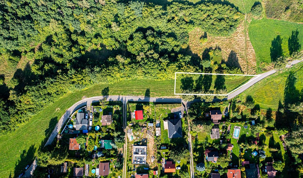 Prodej stavebního pozemku 1 062 m², Kamenice – náhled fotky 2