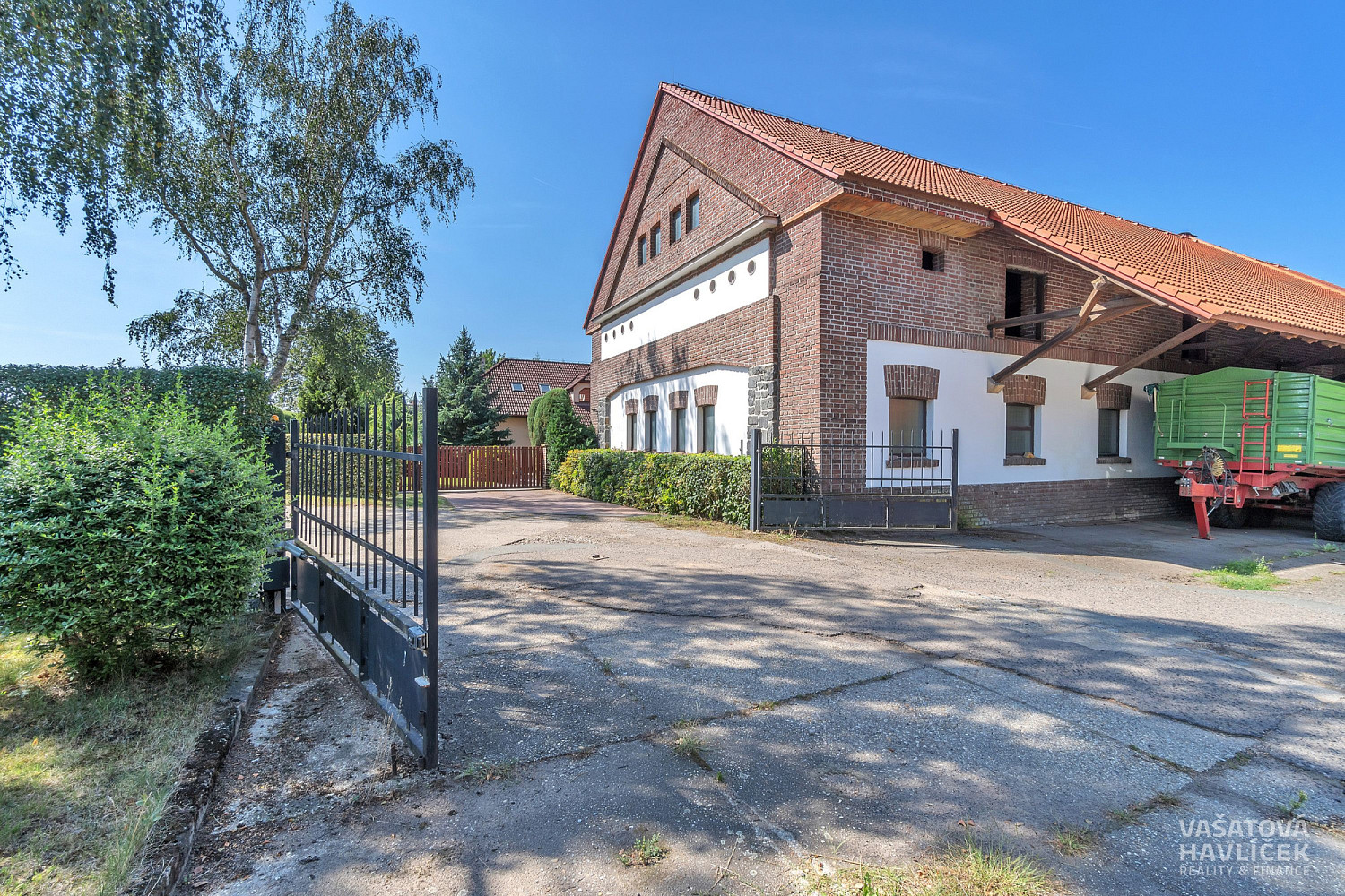 Pronájem skladovacích prostor 413 m²