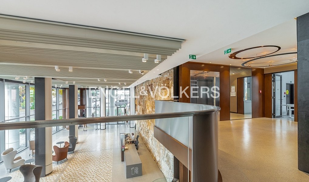 Pronájem kanceláře 208 m², Praha – náhled fotky 2