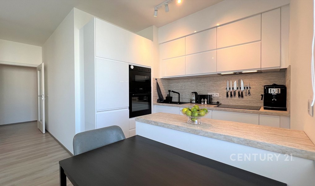 Pronájem bytu 2+kk 56 m², Praha – náhled fotky 2