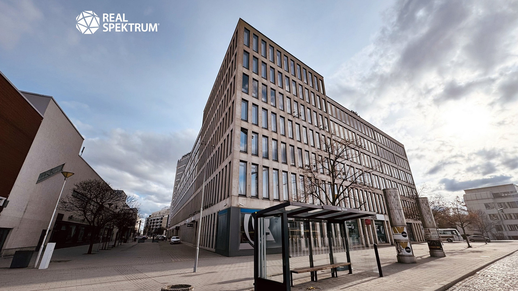 Pronájem kanceláře 374 m² – fotografie 5