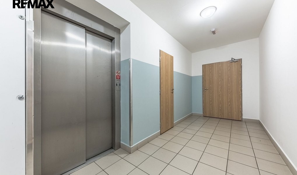 Pronájem bytu 1+kk 30 m², Klecany – náhled fotky 19