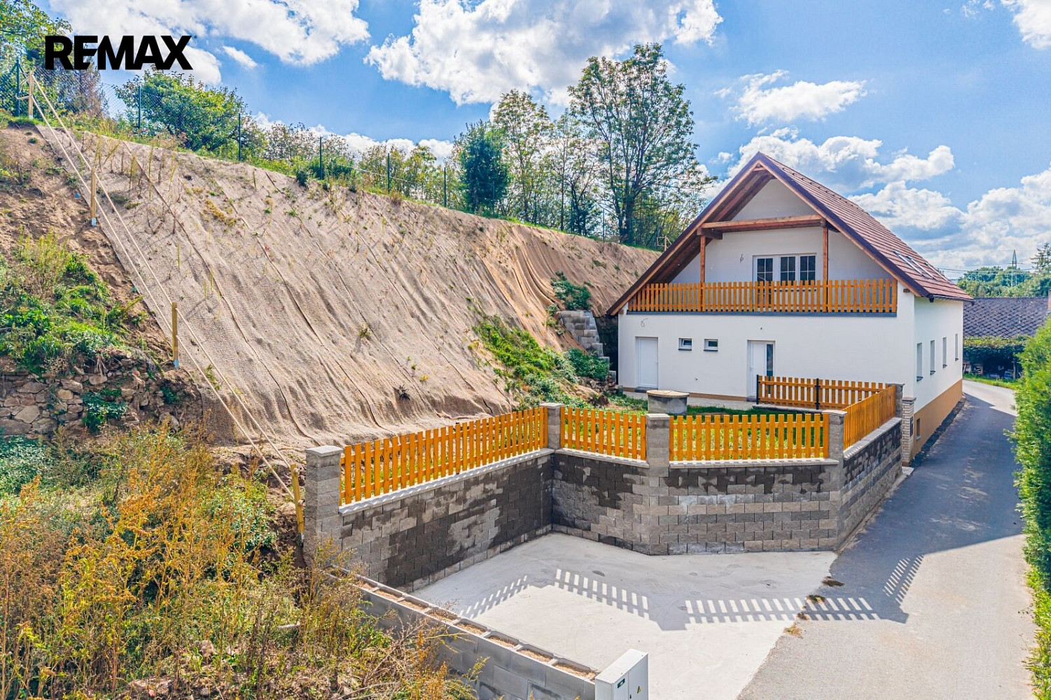 Prodej domu 190 m² s pozemkem 453 m² – fotografie 2