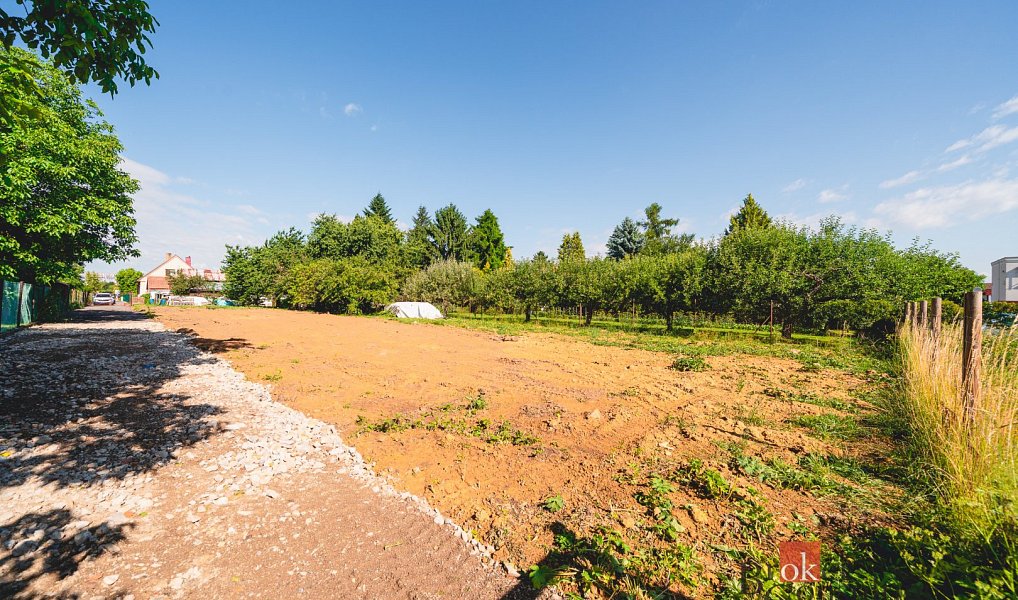 Prodej stavebního pozemku 1 090 m², Čestlice – náhled fotky 3