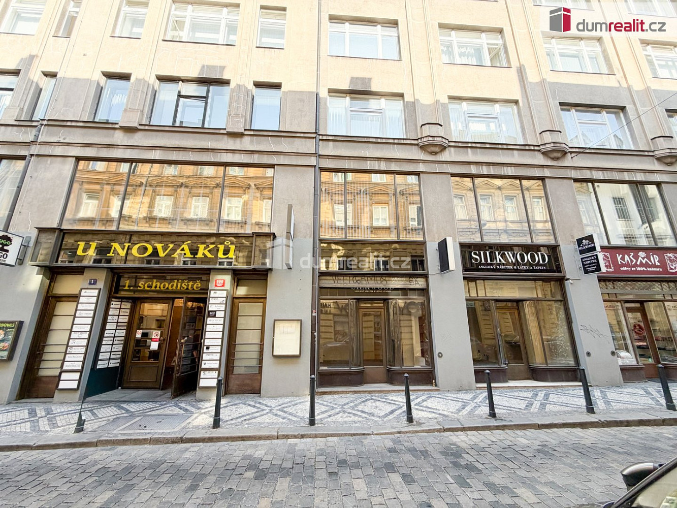 Pronájem obchodních prostor 60 m²