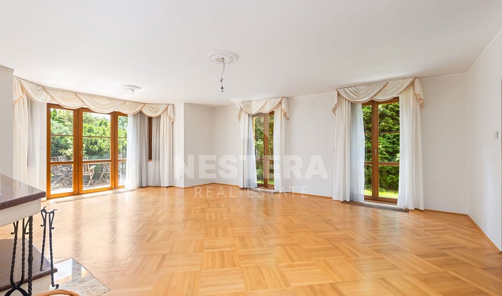 Prodej domu 444 m² s pozemkem 2 325 m², Vestec – náhled fotky 7