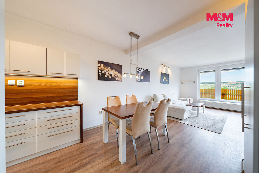 Prodej domu 250 m² s pozemkem 817 m² — photo 2