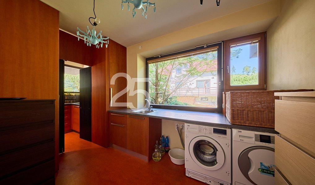 Prodej domu 214 m² s pozemkem 1 115 m², Úpice – náhled fotky 14