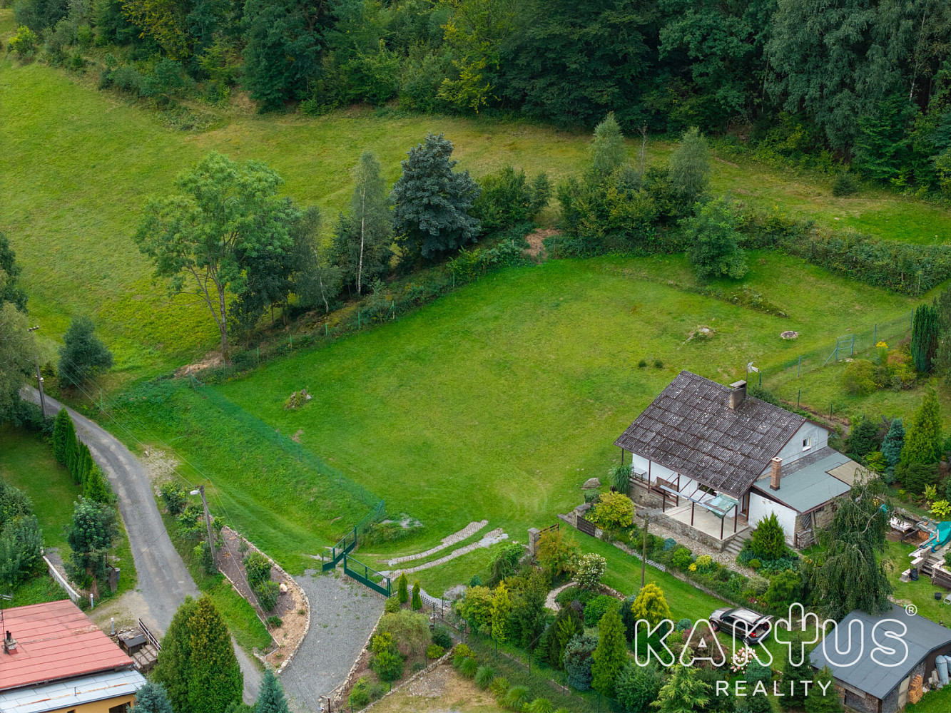 Prodej stavebního pozemku 1 367 m² – fotografie 2
