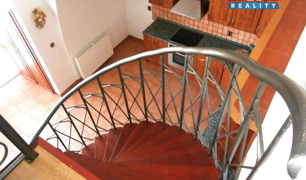 Prodej domu 218 m² s pozemkem 279 m², Lenešice – náhled fotky 6