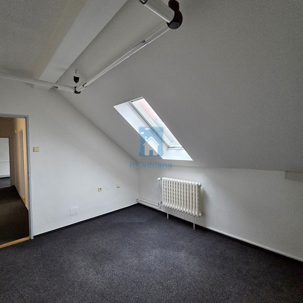 Pronájem kanceláře 104 m² – fotografie 3