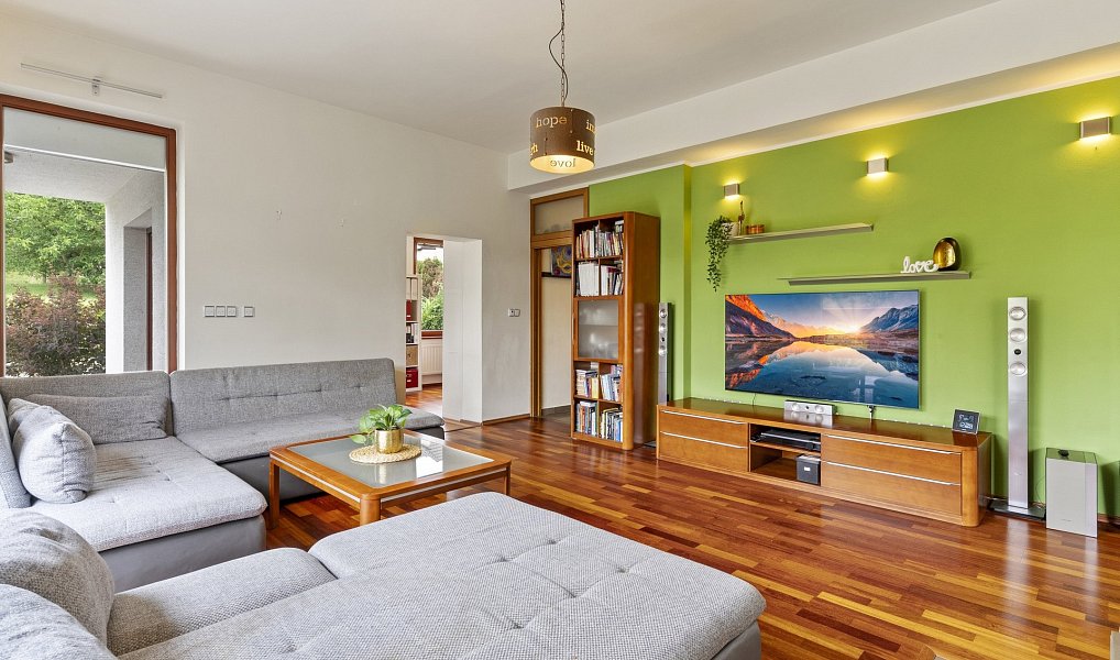 Prodej domu 246 m² s pozemkem 1 270 m², Beroun – náhled fotky 12