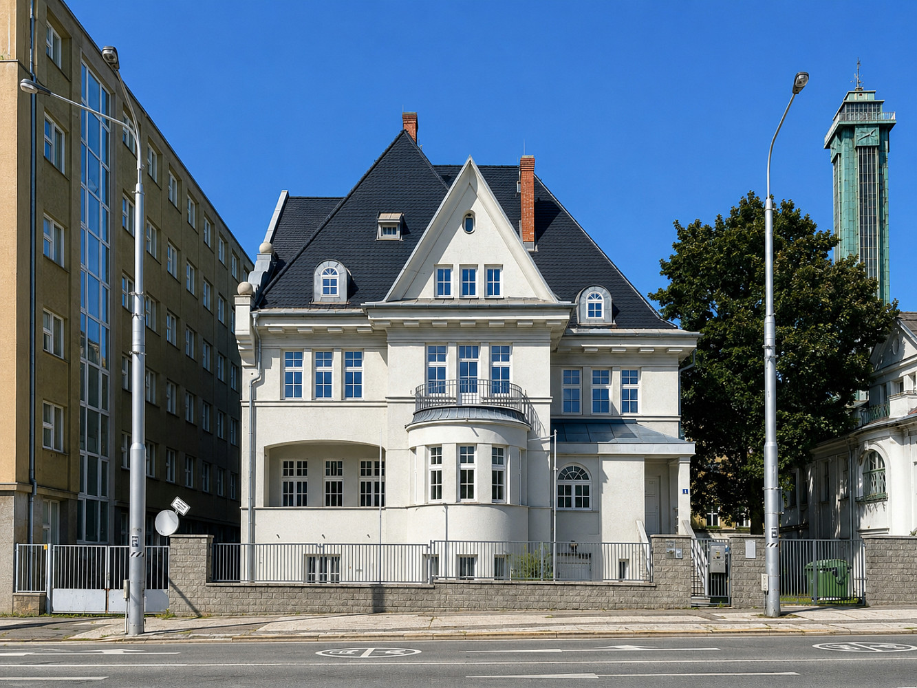 Pronájem kanceláře 577 m²