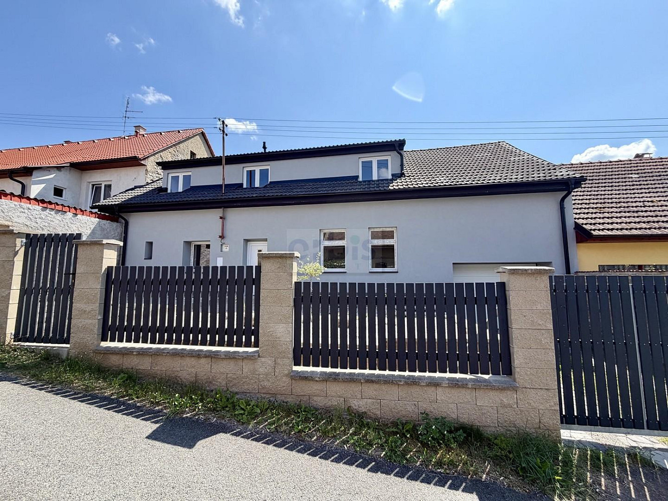 Prodej domu 240 m² s pozemkem 223 m² – fotografie 2