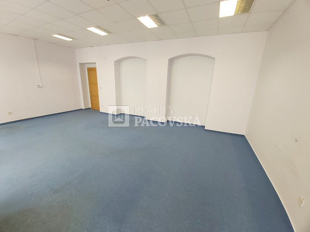 Pronájem kanceláře 146 m² – fotografie 5