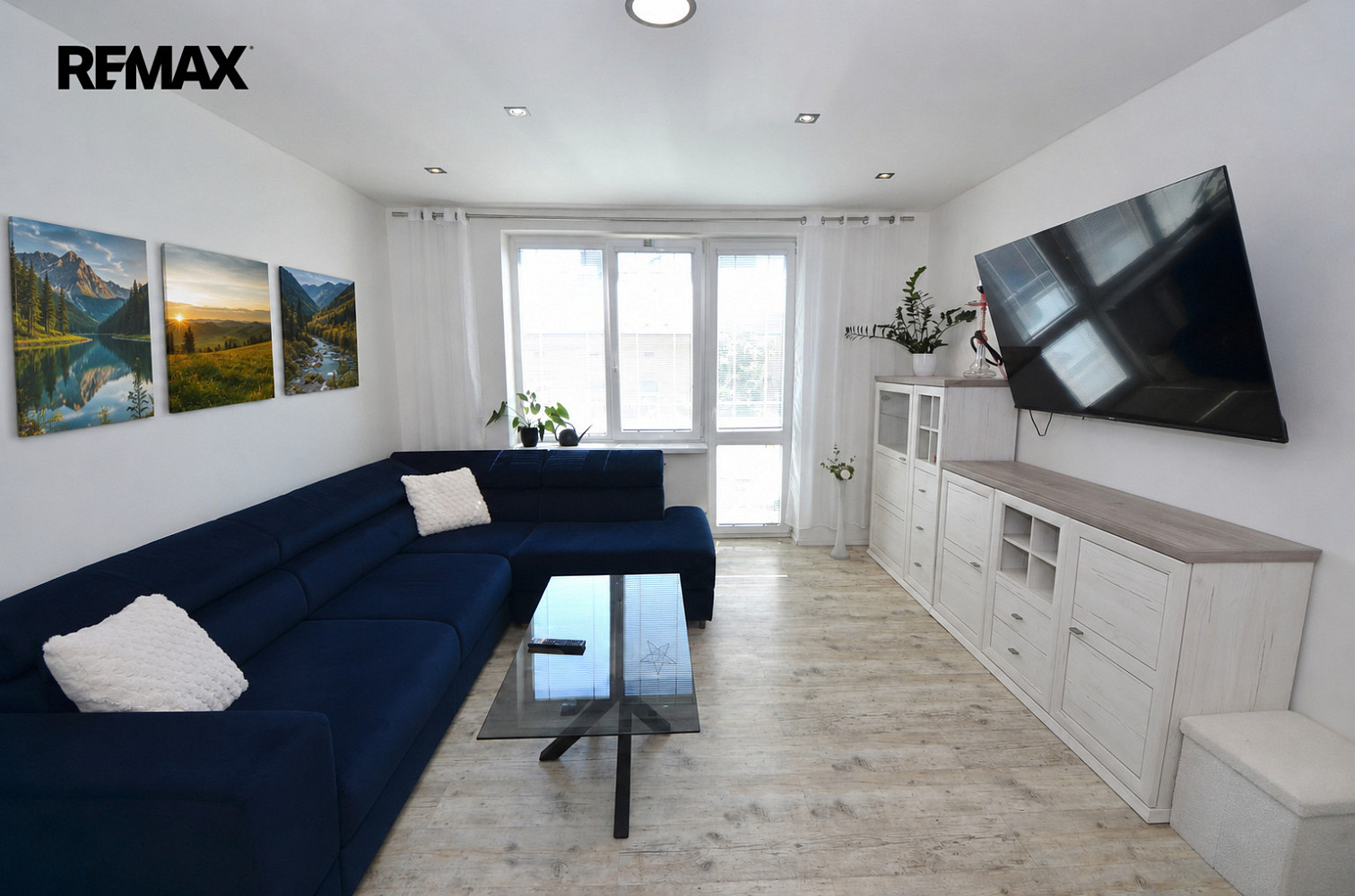 Pronájem bytu 3+kk 63 m² – pohled 2