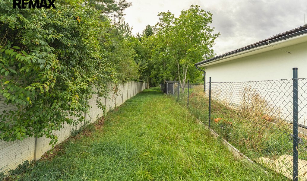 Prodej stavebního pozemku 1 033 m², Praha – náhled fotky 10
