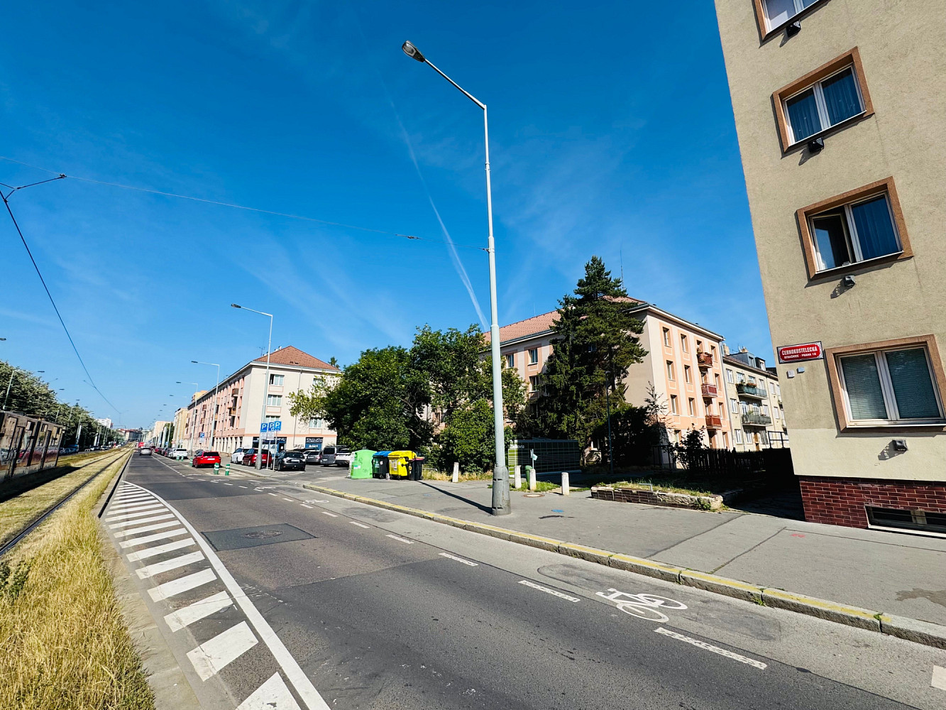 Praha, Černokostelecká, parkovací stání pronájem – další