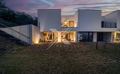 Prodej domu 250 m² s pozemkem 373 m², K Housličkám, Praha 6 - Lysolaje