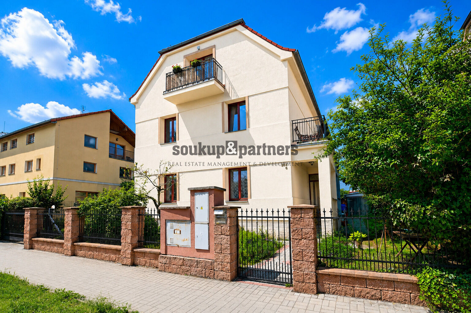 Prodej domu 352 m² s pozemkem 421 m² – fotografie 5