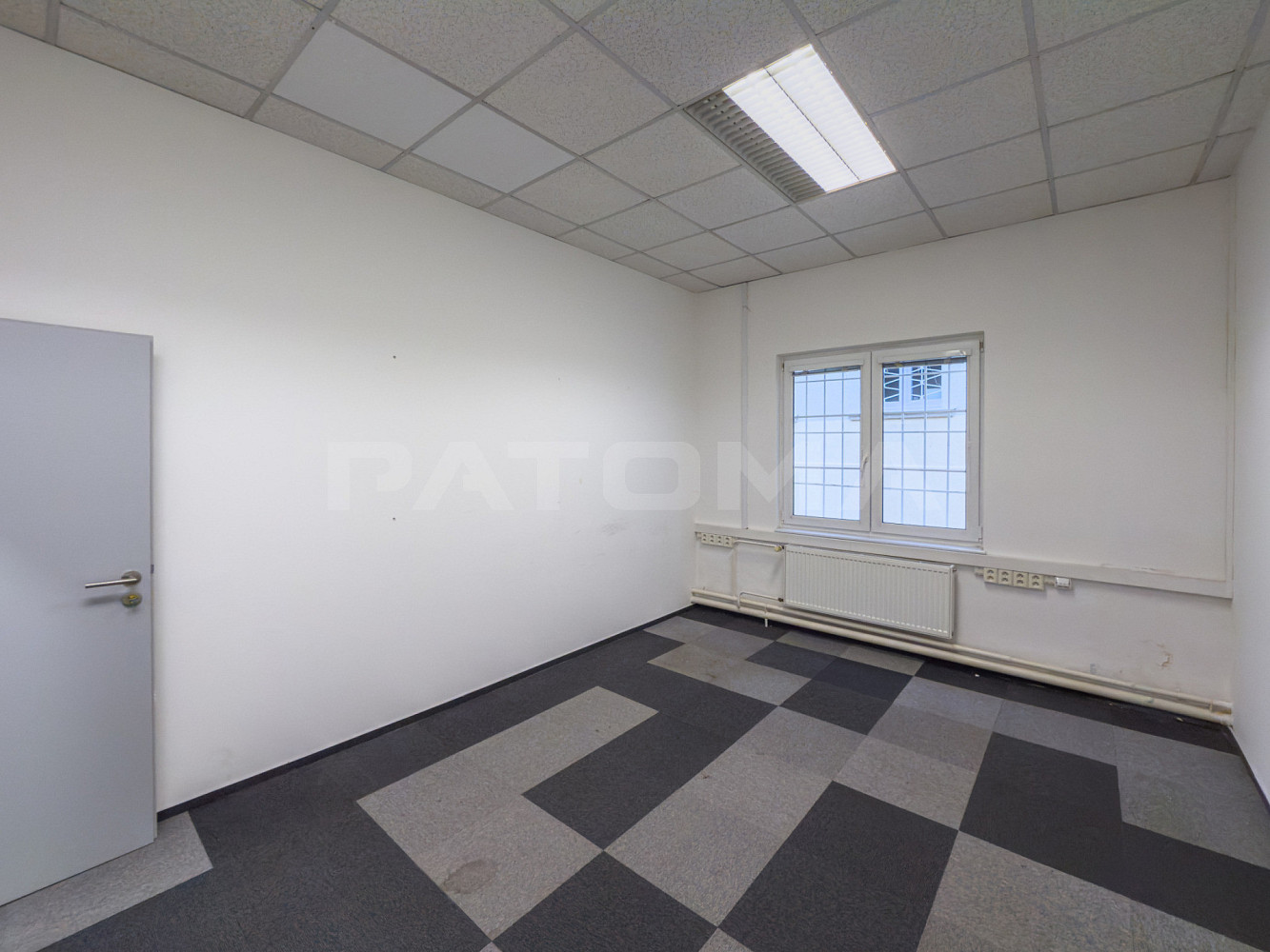 Pronájem kanceláře 384 m² – fotografie 2