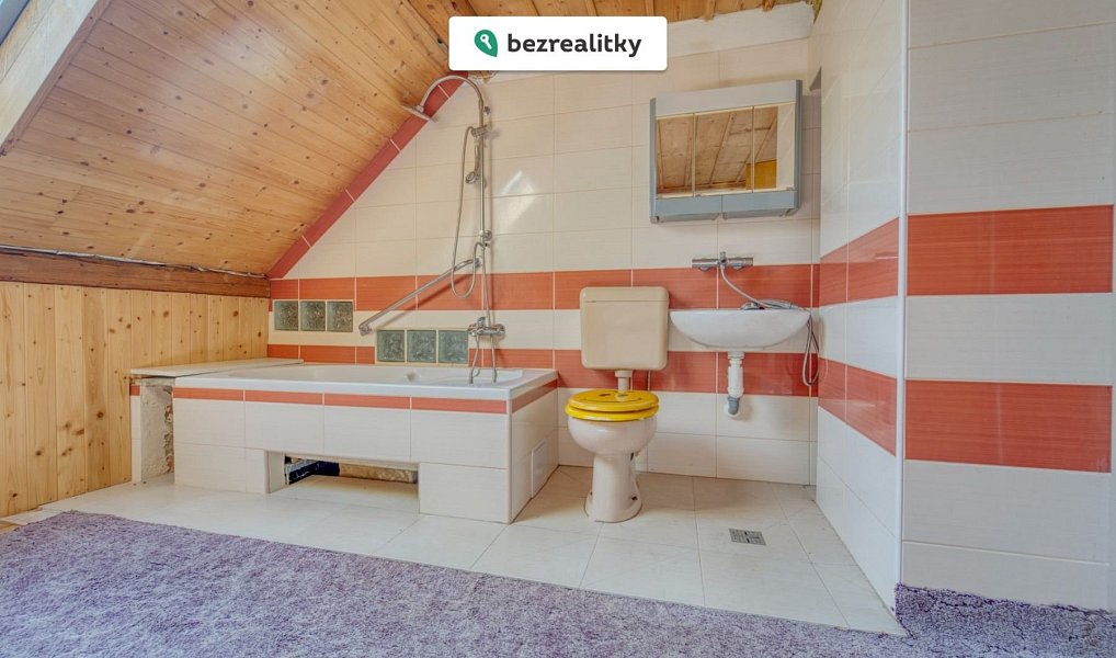 Prodej domu 208 m² s pozemkem 2 330 m², Lesná – náhled fotky 6