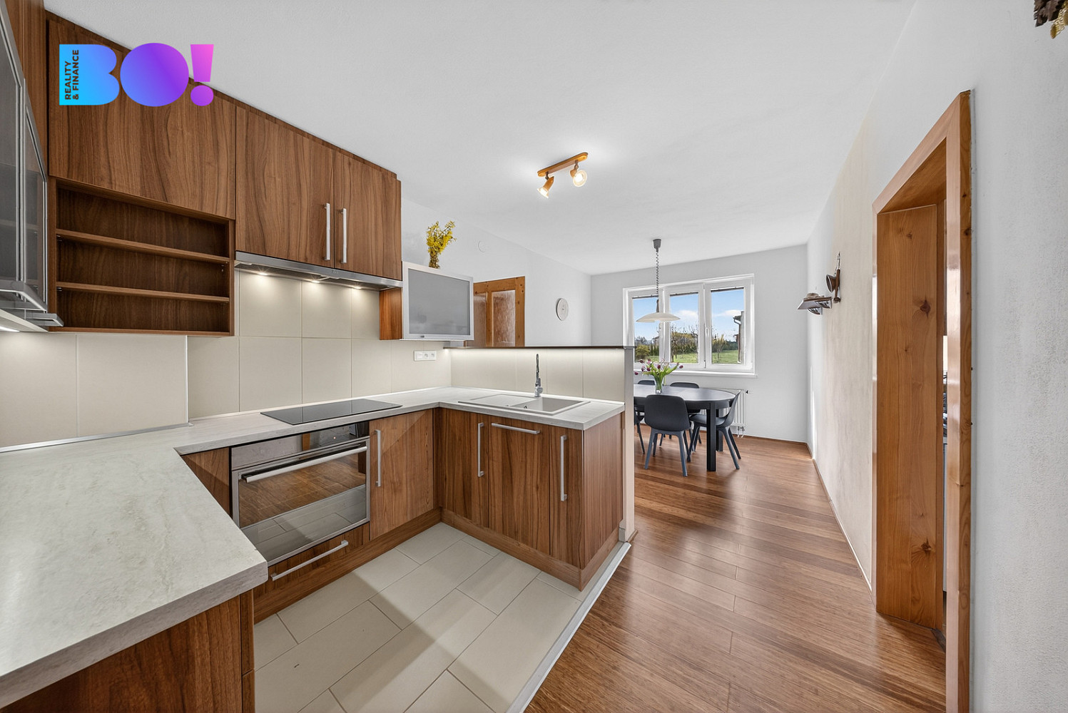 Prodej domu 270 m² s pozemkem 1 095 m²