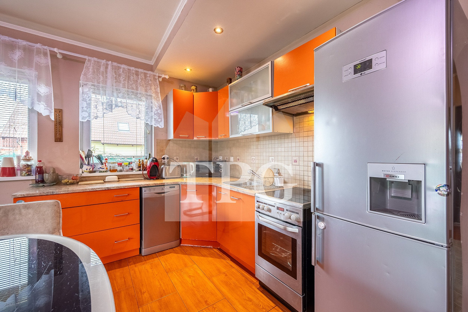 Prodej domu 140 m² s pozemkem 827 m² – fotografie 2