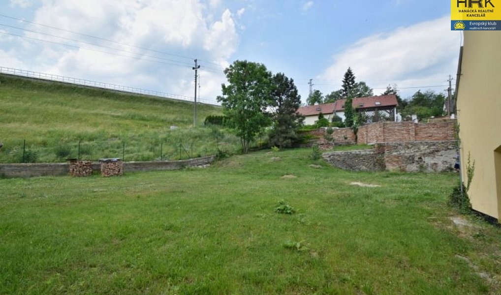 Prodej domu 300 m² s pozemkem 3 106 m², Mostkovice – náhled fotky 7