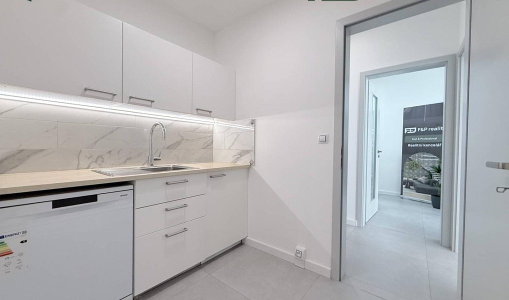 Pronájem kanceláře 122 m², Praha – náhled fotky 10