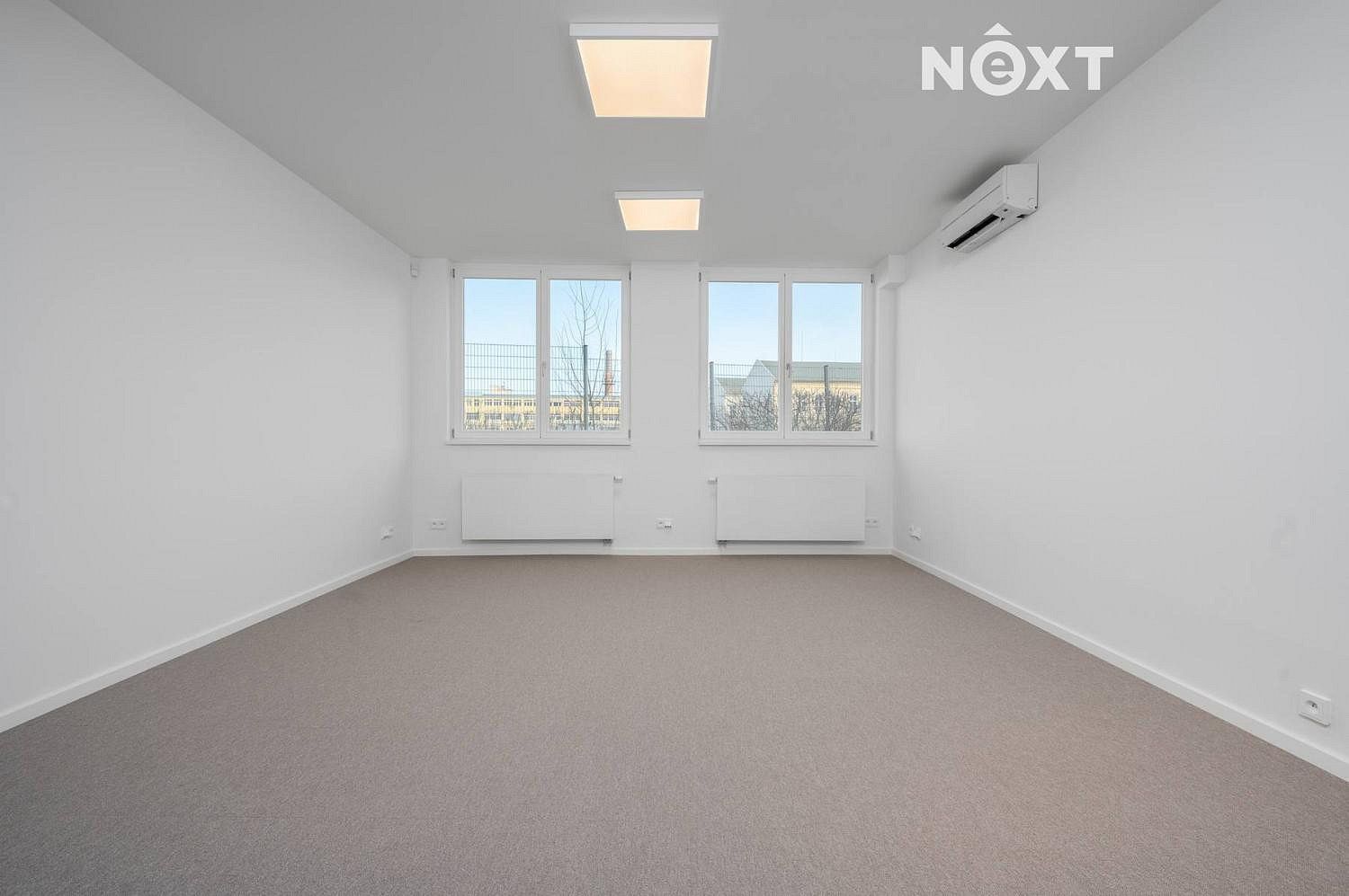Pronájem kanceláře 351 m² — photo 2