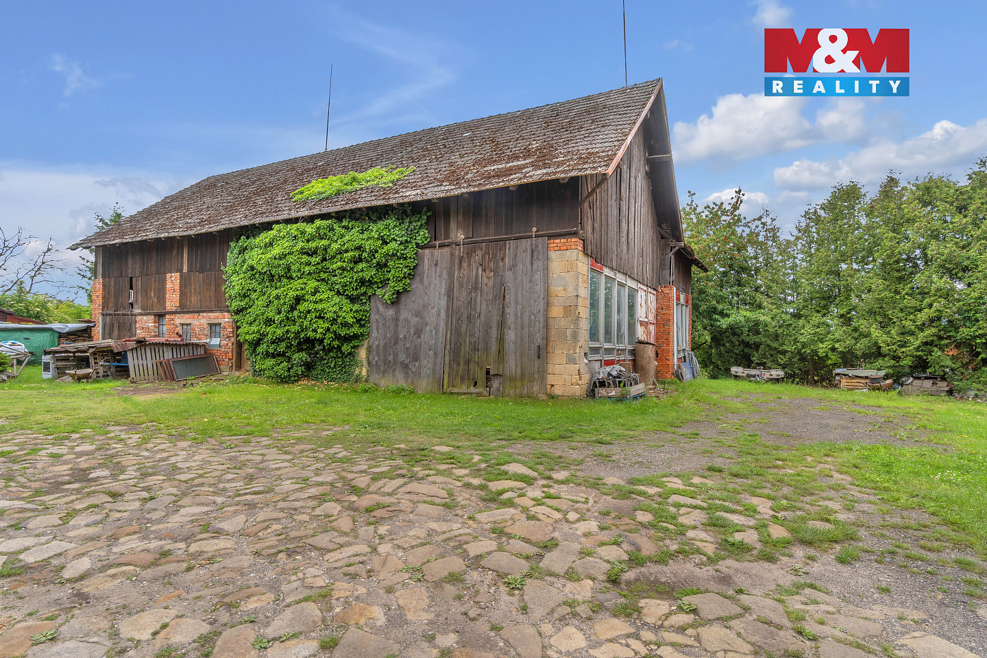 Prodej domu 100 m² s pozemkem 885 m² — photo 2