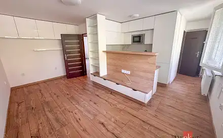Pronájem bytu 3+kk 57 m², Kosmonautů, Pardubice - Polabiny
