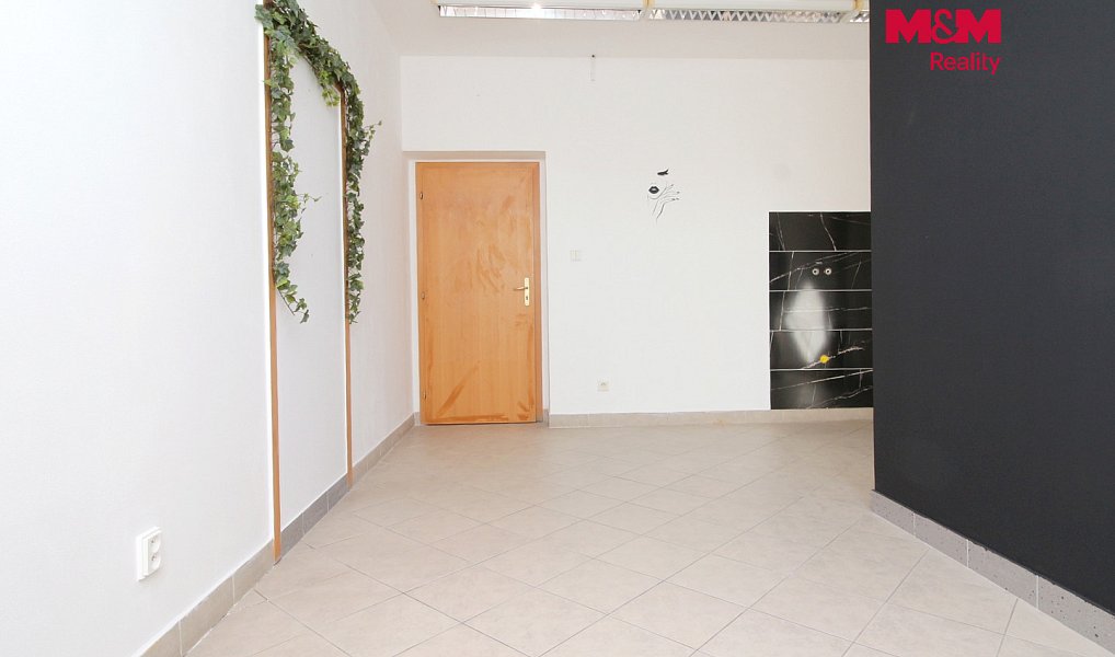 Pronájem obchodních prostor 24 m², Chlumec nad Cidlinou – náhled fotky 3