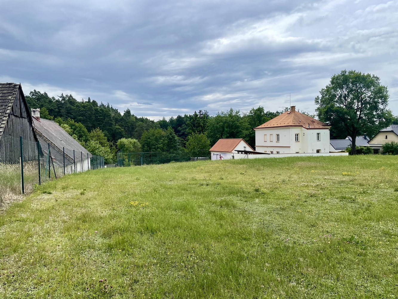 Prodej stavebního pozemku 3 756 m² – fotografie 4