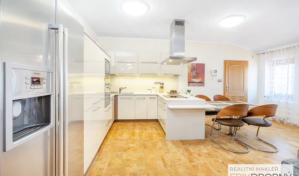 Pronájem bytu 3+kk 92 m², Pardubice – náhled fotky 3