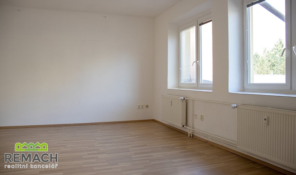 Pronájem bytu 1+kk 38 m², Náchod – náhled fotky 2